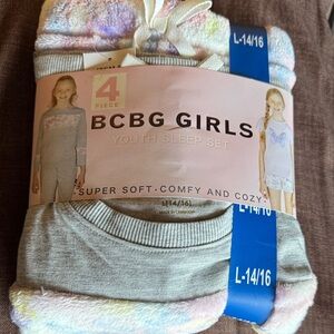 BCBGirls Pastel Butterflies Plush 4-Piece Pajama Set -new in packaging
